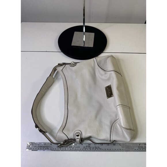 Michael Kors White Leather Tote Bags - Picture 3 of 10